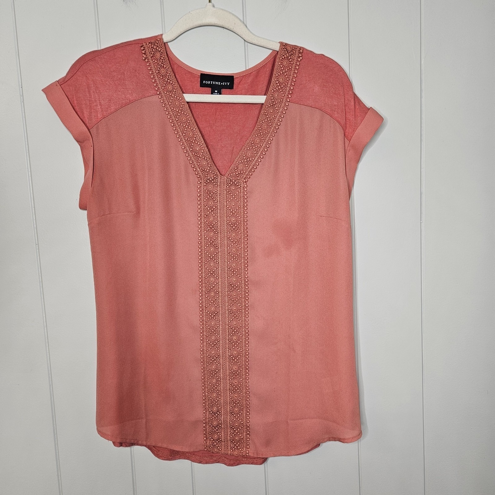 Fortune & Ivy Size Medium Women's Blouse Coral Lace Down The Front